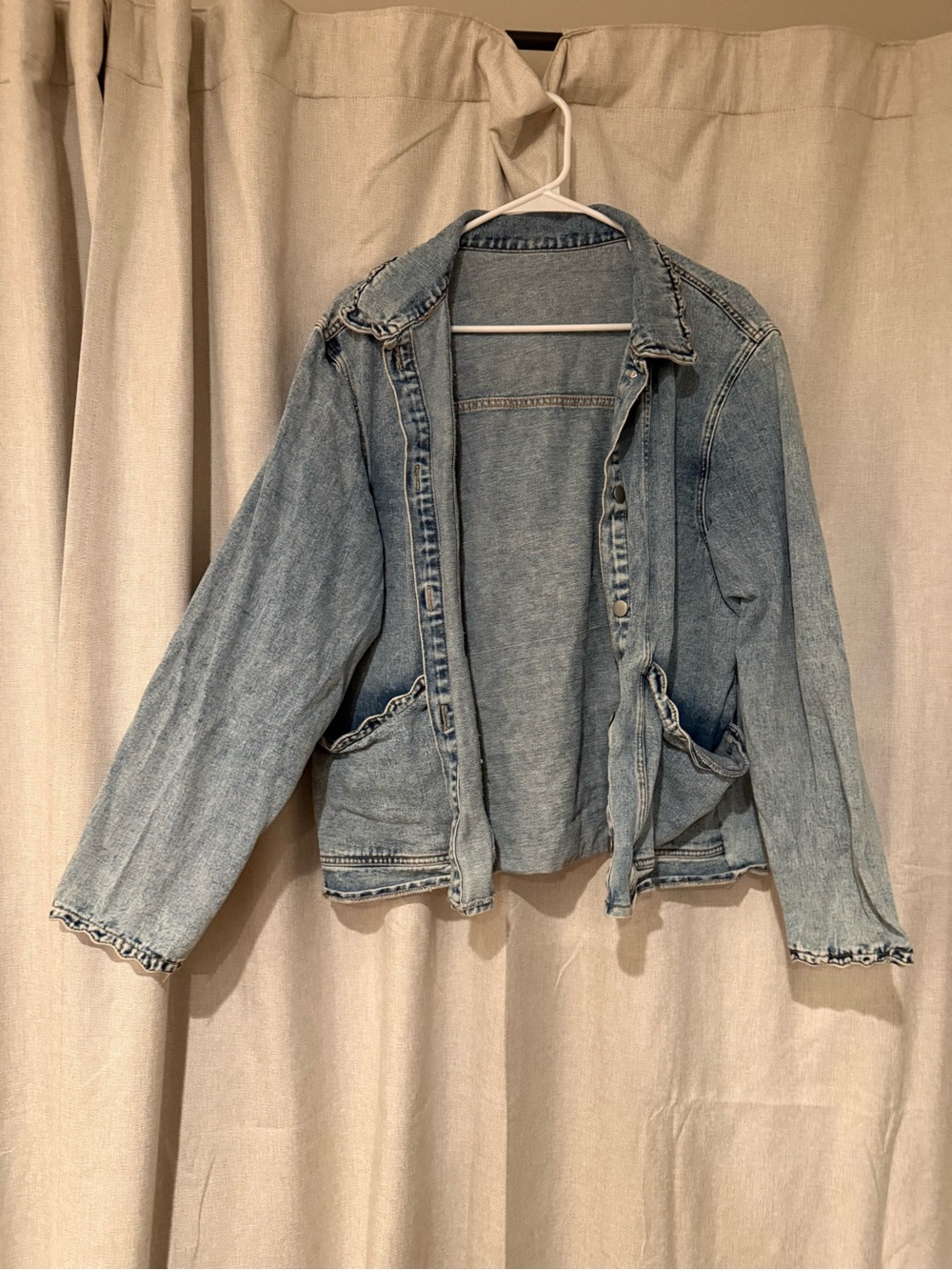 Light Wash Women's Denim Jacket - Casual Jean Coat